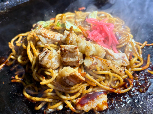 ホルモン焼きそば店の写真