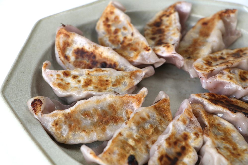 サンフレ餃子ブース（場外ワゴン・円形広場）の写真