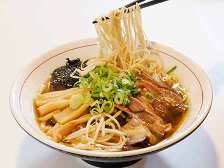 笠岡名物かしわ中華そばの写真