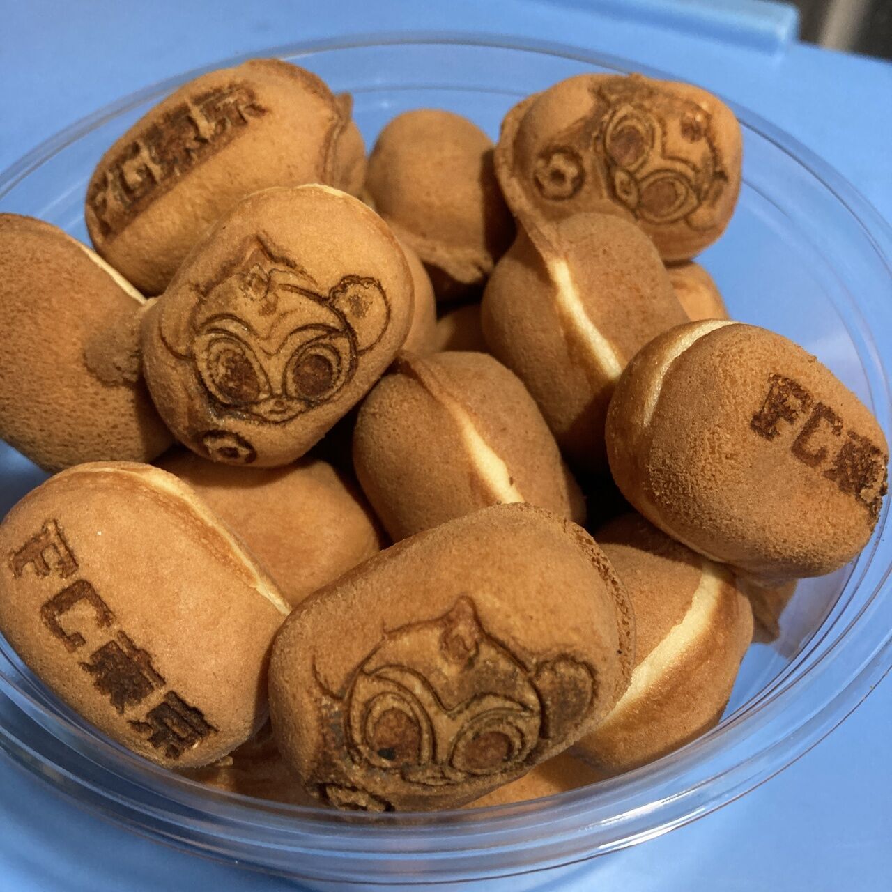 FC TOKYO OFFICIAL SWEETS SHOPの写真