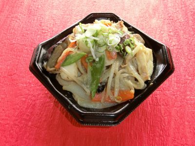 テント11（京風白みそ炒めマウンテン丼）の写真